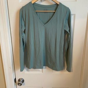 Banana Republic green timeless tee in good used condition